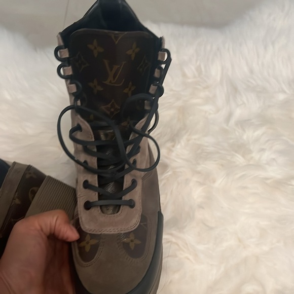 LV PLATFORM DESSERT BOOTS - Picture 6 of 7